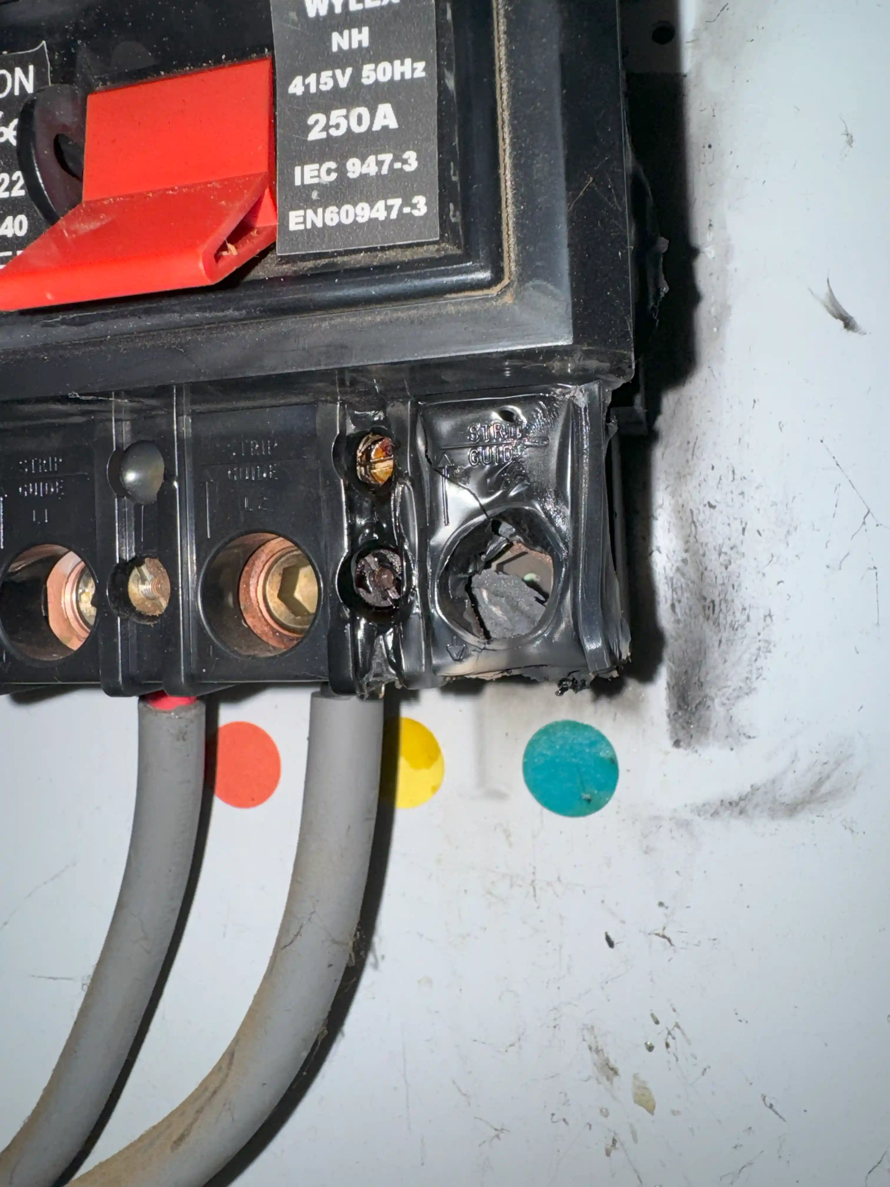 24 Hours Emergency Electrician near High Wycombe
